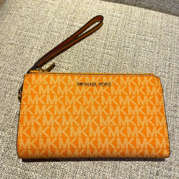 Genuine Michael Kors Clutch - Picture 1 of 12